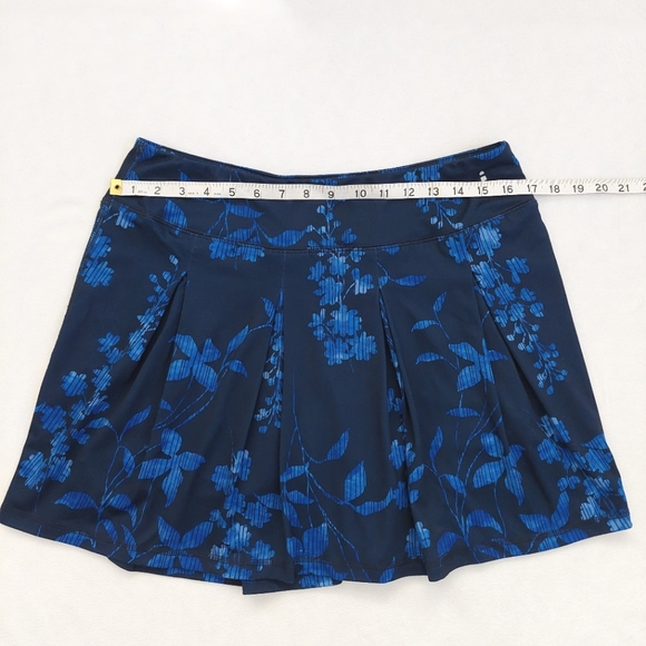 Lands' End Skort Navy Blue Floral - Size M (10-12) - Picture 4 of 8